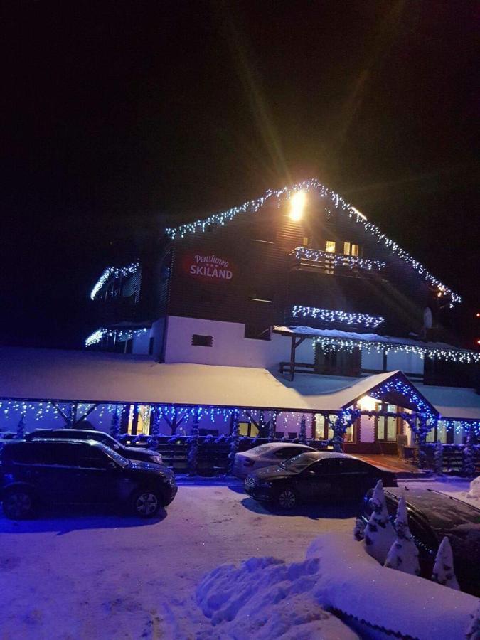 Pensiunea Skiland Muntele Baisorii Extérieur photo